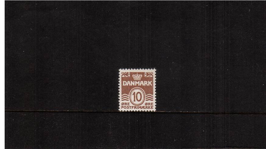 10or Chocolate-Brown ''wavy line'' definitive single<br/>Superb unmounted mint